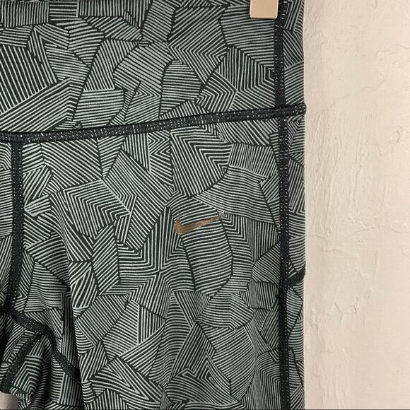 Nike Running Gray Black Lined Geometric Cropped Legging XS - Picture 2 of 8
